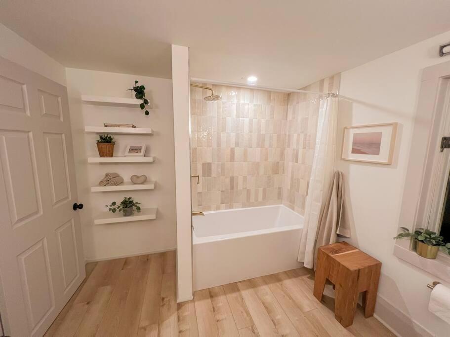 Beach House In Niagara Wainfleet ภายนอก รูปภาพ