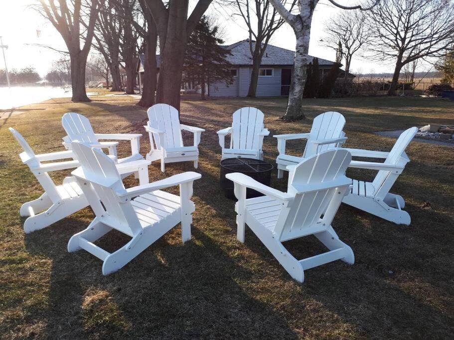 Beach House In Niagara Wainfleet ภายนอก รูปภาพ
