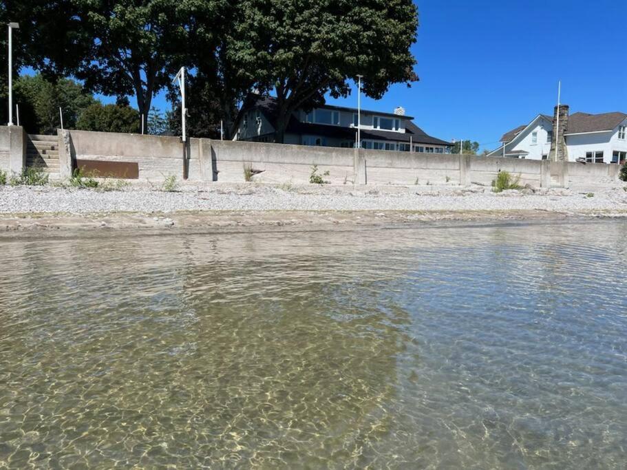 Beach House In Niagara Wainfleet ภายนอก รูปภาพ