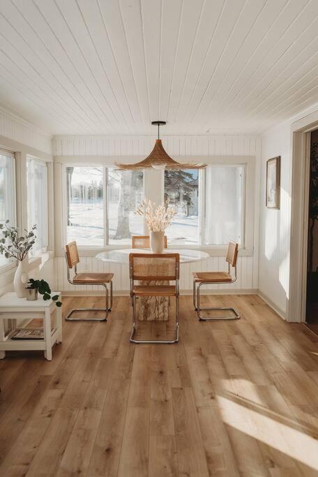 Beach House In Niagara Wainfleet ภายนอก รูปภาพ